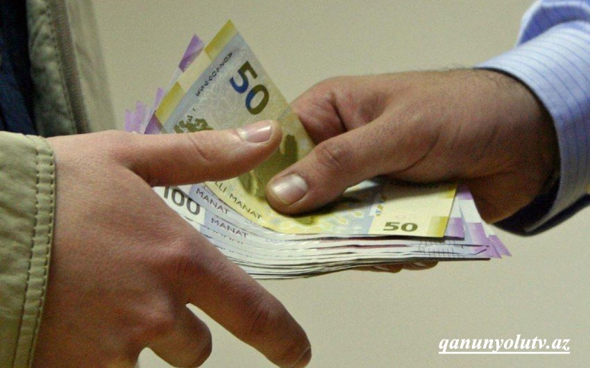 Vəzifəli şəxs rüşvət alarkən tutuldu