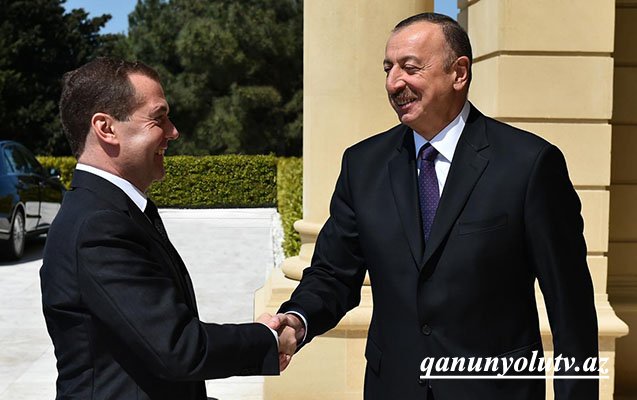 Medvedev İlham Əliyevi təbrik etdi