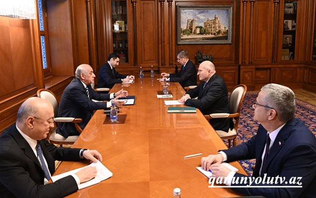Əli Əsədov Rusiya FHN rəhbəri ilə görüşdü