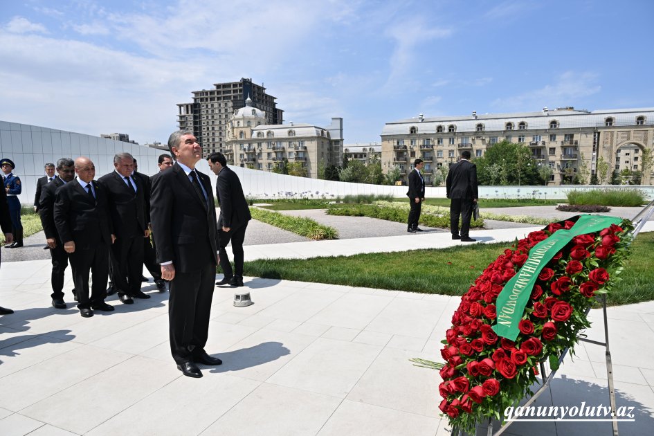 Berdiməhəmmədov Bakıda Zəfər parkında - Fotolar