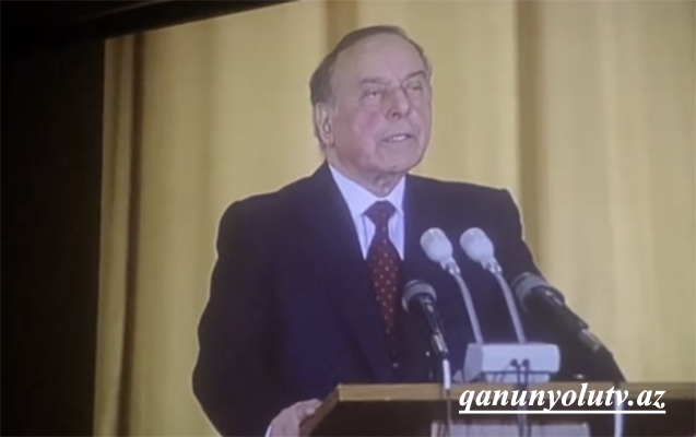 İl 2023, Heydər Əliyev dərs keçir...
