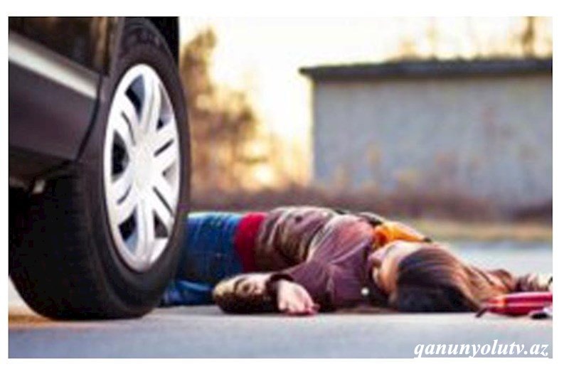 Xırdalanda “Prius” ana ilə övladını vurdu - Yenilənib