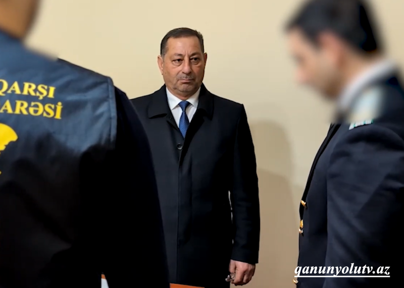 Məmur rüşvət alarkən yaxalandı - Video