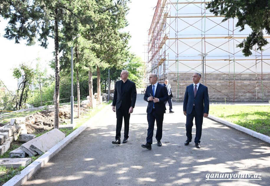 Prezident Qarabağ Universitetinə getdi - Fotolar - Yenilənib