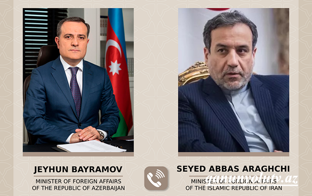 Ceyhun Bayramov iranlı həmkarı ilə danışdı