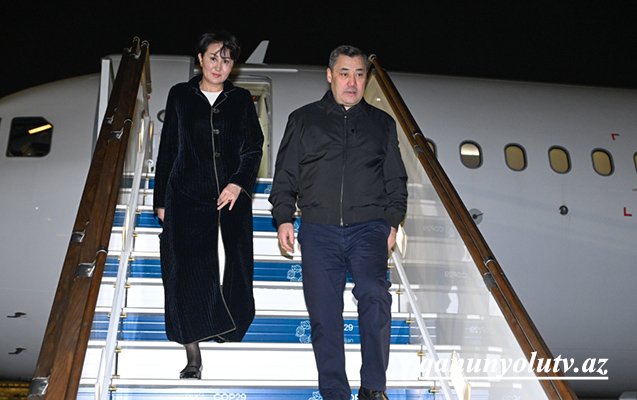 Sadır Japarovla Emoməli Rəhmon da Bakıya gəldi