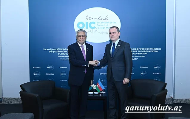 Ceyhun Bayramov pakistanlı həmkarı ilə müzakirələr apardı