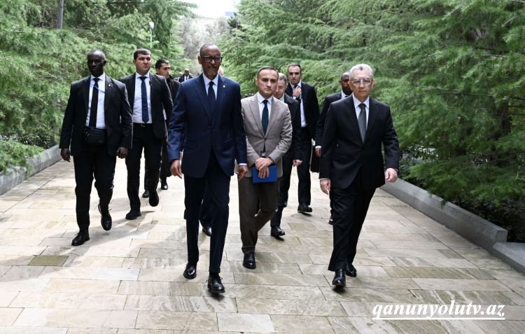 Ruanda Prezidenti Fəxri və Şəhidlər xiyabanlarında - Fotolar - Yenilənib