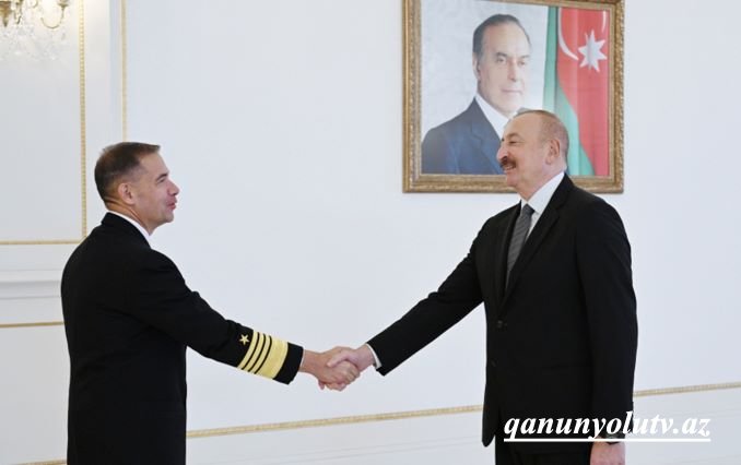 Prezident amerikalı rəsmini qəbul etdi - Fotolar