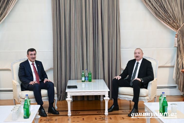 Prezident Cevdet Yılmazı qəbul etdi - Fotolar