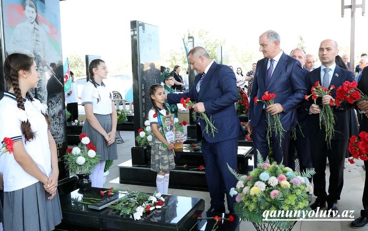 Suraxanıda şəhid məzarları ziyarət edilib - Fotolar